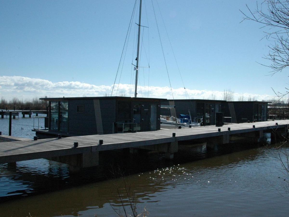 Beautiful Houseboat In The Harbour Of Volendam Near Centre 호텔 외부 사진